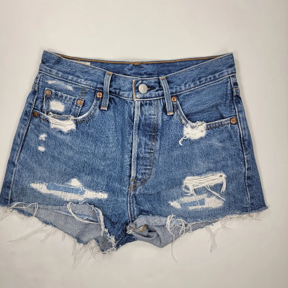 Levi's 501 Distressed Denim Shorts Sz 25 Cut-Off